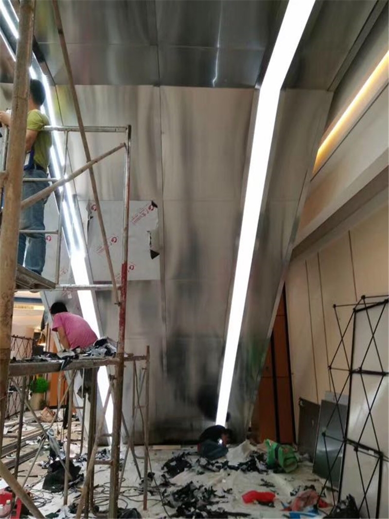 电（扶）梯装潢